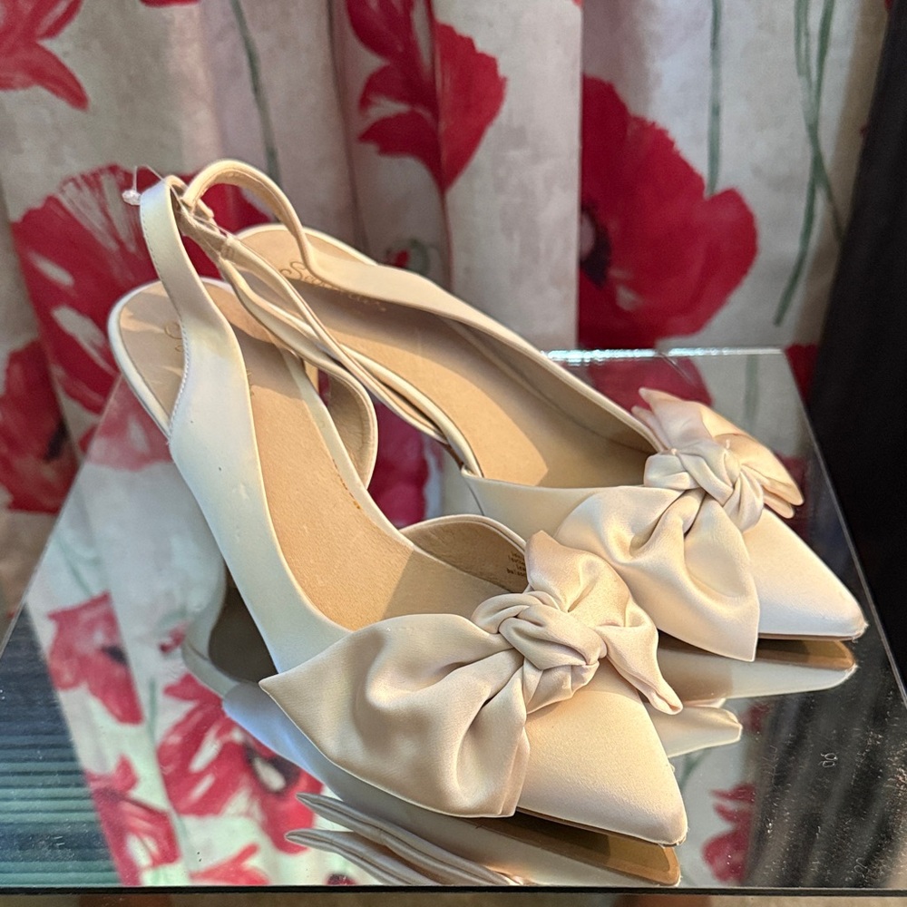 Seychelles Cream Bow Slingback Heels
